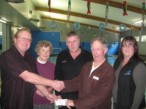 Asthma Society Hand cheque to Sports Advisory Group